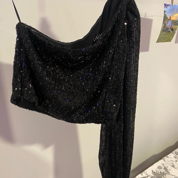 Endless Rose One Sleeve Sequin Top - Picture 3 of 4